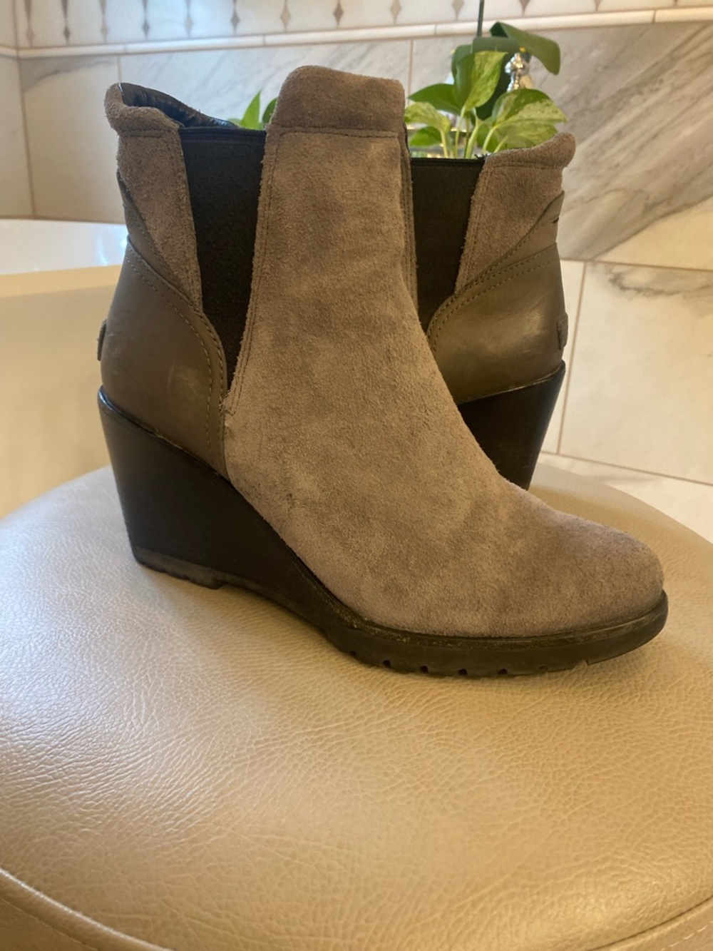 Sorel Boots Womens 8 Gray After Hours Chelsea Booties Suede Wedge NL2566-052